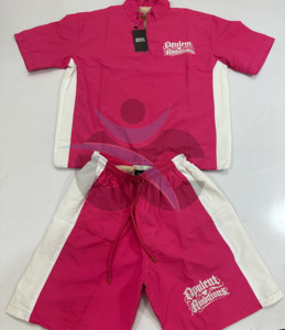 Conjunto Cortavientos Rosa de Manga Corta ORCAFITS con Franjas Laterales Blancas - Product Image 1