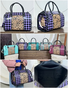 Bolsa de Viaje de Cuero Vacuno Hecha a Mano, Diseño a Cuadros, Estilo Occidental, de Lujo, para Unisex, Tendencia 2026 - Product Image 3