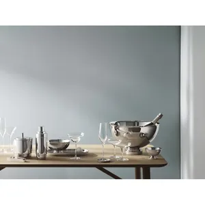Juego de Coctelería Moderno Hecho a Mano en Aluminio con Cubitera, Vasos de Martini y Coctelera, para Uso en Mesa, Ecológico y Duradero - Product Image 1