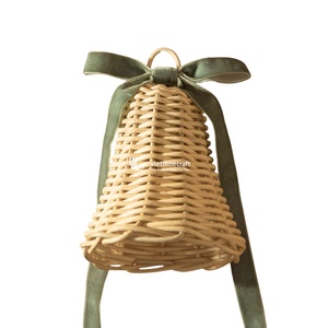 Cloche de Noël en rotin festif avec bol rouge, ornement artisanal écologique, parfait pour la décoration de Noël à suspendre ou sur table, vente en gros - Product Image 3