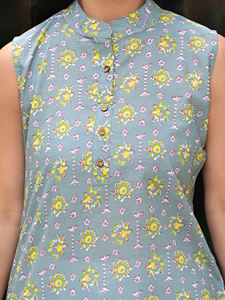 Ladies Gray Cotton Floral Party Quick Dry Sleeveless Mandarin Collar Indian Ethnic <b>Kurti</b> - Product Image 5