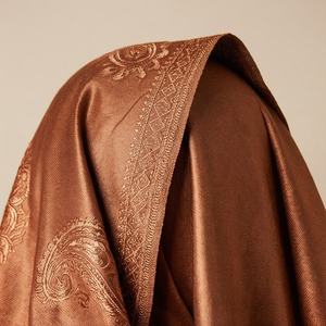 Pañuelos y chales de pashmina con bordado musulmán para mujer, con borlas, estampado floral, suaves, transpirables y a la moda. - Product Image 1