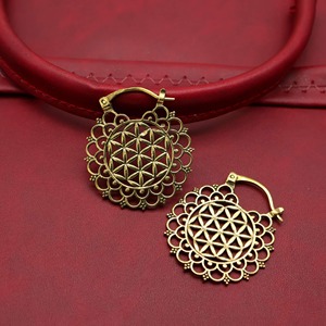 Antique Gold Plated Brass Circular Earrings With Floral Etching Design For Wedding Decoration - Product Image 5
