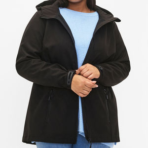 เสื้อแจ็คเก็ตกันลมกันน้ำคุณภาพสูงสำหรับขายส่ง มีฮู้ด สีพื้น สำหรับผู้หญิงไซส์ใหญ่ - Product Image 4