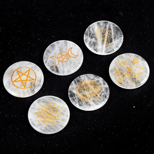 Pierre plate en quartz clair gravée lune et étoile, tranche énergétique, décoration en cristal faite à la main, poignée écologique en agate Ruhi du Gujarat - Product Image 6