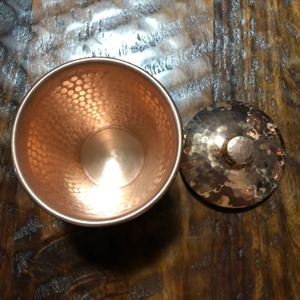 Verre à eau en cuivre le plus vendu, écologique, fait main, martelé, pour usage quotidien - Product Image 5