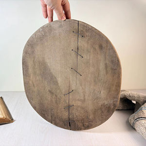 Planche à découper ronde en bois rustique vintage, style ferme primitif, en bois massif, pour la décoration intérieure, la présentation culinaire et les cadeaux - Product Image 1