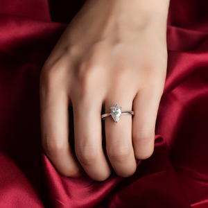 Anillo de Compromiso Clásico de Oro Sólido de 14K con Corte de Pera Cultivado en Laboratorio de 6x4mm |   Anillo Minimalista para Mujer con Certificación IGI |   Venta al por mayor - Product Image 5