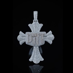 Pendentif croix double couche en moissanite taille brillant rond avec passant standard, testé au diamant testeur par Phoenix Enterprise - Product Image 2
