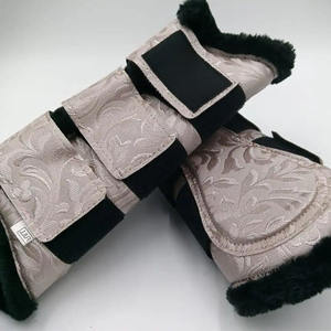 Ensemble de tapis de selle personnalisables roses brillants de qualité supérieure pour le dressage et le saut d'obstacles, avec doublure en tissu confortable – Fournitures d'équitation - Product Image 5