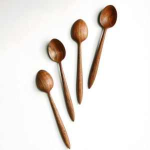 Cuillères en bois faites à la main, best-sellers, en bois naturel, choix de tailles personnalisées, cuillères à soupe pour servir les repas - Product Image 5