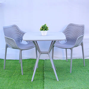 Chaise de jardin en plastique moulé en forme de bateau, grise, haut de gamme, moderne, imperméable et confortable pour les consommateurs avisés - Product Image 1