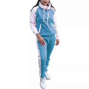 Ensemble de survêtement pour femmes avec blocs de couleur, à capuche, manches longues, vêtements de sport décontractés avec poches latérales, pour l'automne, fabriqué au Pakistan - Product Image 4