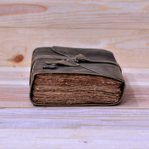 Wholesale Factory Price Genuine Vintage <b>Leather</b> Key Bound Journal 7x5 Hardcover Sketchbook Pencil Paper Cotton Rug Dairy Gift - Product Image 4