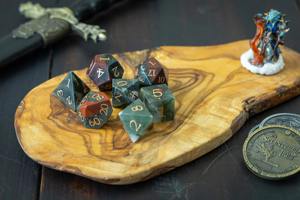 Jeu de dés en résine de qualité commerciale, dés polyédriques professionnels en résine pour jeux de rôle, accessoires de jeu en gros - Product Image 3