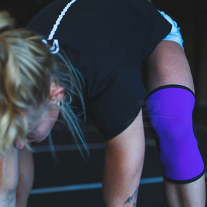 Smooth Seamless Construction <b>Knee</b> <b>Sleeves</b> Reduces Skin Irritation While Providing Balanced <b>Compression</b> For Daily Support - Product Image 2