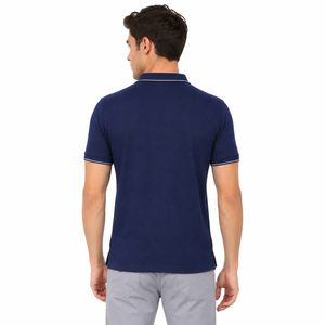 Polo homme tendance avec un design moderne, tissu doux, facile à porter, parfait pour le streetwear et les tenues quotidiennes, élégant et stylé. - Product Image 3