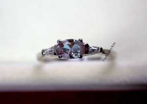 Bague Alexandrite changeante de couleur, bague de mariage, pierre précieuse ovale changeante de couleur, argent sterling, faite à la main, cadeau pour femme - Product Image 2