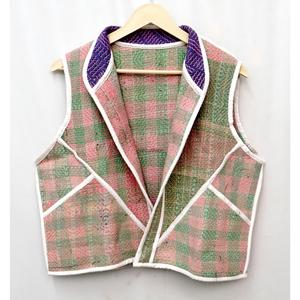 Chaleco Corto Unisex Kantha con Estampado Artesanal, Diseño Tejido a Rayas Otoñales, Chaqueta de Algodón Transpirable y Ecológica - Product Image 2