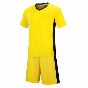 Uniforme de fútbol sublimado personalizado hecho en Pakistán, nuevo modelo con impresión de logotipo, uniforme de fútbol en blanco. - Product Image 1