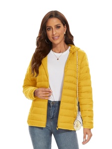 Chaquetas acolchadas cortas personalizadas para mujer de alta calidad Nuevo diseño de chaqueta de nailon grueso 2025 - Product Image 4