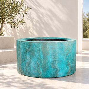 Jardinera de Fibra de Vidrio Personalizada con Acabado Rústico Envejecido, Colores Naturales para Decoración de Patios y Jardines Exteriores - Product Image 4
