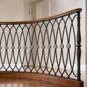 Rampe d'escalier en fer noir orné avec balustres à motifs floraux et main courante en bois pour un design de balcon intérieur luxueux - Product Image 1