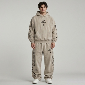 Ensemble de survêtement beige pour homme, sweat à capuche oversize et pantalon de jogging, streetwear, broderie personnalisée du logo, coton lourd - Product Image 1