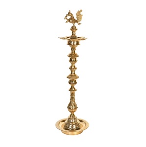 Hermosa Escultura de Latón, Centro de Mesa Decorativo Contemporáneo para Decoración de Hogar de Primera Calidad, Vestíbulos de Hotel y Áreas de Recepción - Product Image 1