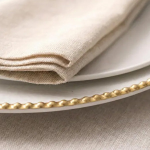 Guardanapo de Linho e Algodão Bege Artesanal com Bainha Enrolada Quadrada Estilo Europeu 60x60cm Lavável para Uso em Restaurantes, Casas e Aviões - Product Image 5