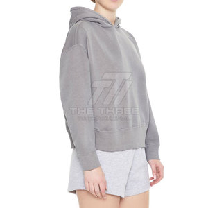 Conjunto de sudaderas con capucha y pantalones cortos transpirables para mujer de marca privada, diseño personalizado, conjunto de sudaderas con capucha y pantalones cortos para mujer en colores personalizados - Product Image 2