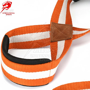 Sangles de poignet professionnelles en forme de 8 pour la musculation, avec une forte adhérence et un excellent soutien pour les exercices de force, les entraînements en salle de sport et la remise en forme. - Product Image 4