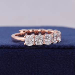 Bague éternelle en or rose 14 carats avec 5 diamants de laboratoire taille coussin de 0,25 carat pour fiançailles, mariage et anniversaire - Product Image 3