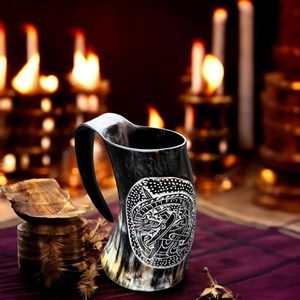 Jarra de Cerveza Vintage de Imitación de Cuerno de Búfalo, Arte Popular Antiguo, Hecha a Mano, Ecológica, para Fiestas, con Caja de Regalo, Uttar Pradesh - Product Image 1