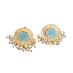 ต่างหูสตั๊ดทำด้วยมือประดับด้วยอัญมณีเม็ดละเอียดชุบโรเดียมและช่างฝีมือผลิตเครื่องประดับที่มีคุณภาพ - Product Image 1