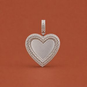 Pendentif cœur en argent 925 gravable avec diamant moissanite pour homme et femme - Product Image 1
