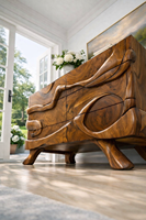 Buffet en bois artisanal Luxali, orné d'un design sculpté d'une finesse artistique.