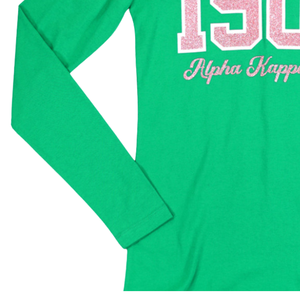 T-shirt vert à manches longues AKA 1908 pour femme, broderie chenille, vêtements de sororité grecque, tee-shirt en coton premium, coupe élégante - Product Image 3