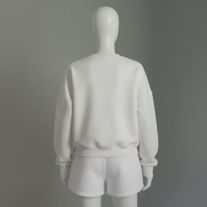 Ensemble de survêtement pour femmes, sweat-shirt à manches longues et col rond blanc uni et short assorti, vêtements de détente, ensemble deux pièces, OEM ODM, vente en gros - Product Image 2