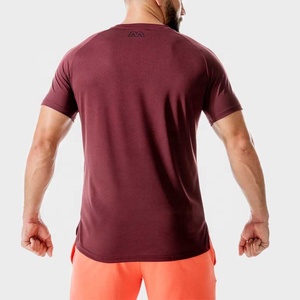 เสื้อยืดคอกลมชายพิมพ์ลายสีพื้นผ้าโพลีเอสเตอร์รีไซเคิลแห้งเร็วระบายอากาศได้ดี180 GSM ทรงสลิมฟิตไซส์ใหญ่พิเศษ - Product Image 2