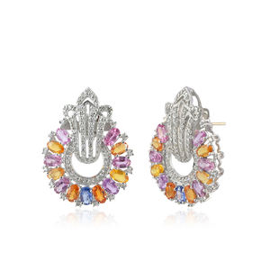 Pendientes Florales Hechos a Mano de Plata de Ley 925 con Diamantes Pavé y Múltiples Gemas de Zafiro, Venta al por Mayor de Joyería - Product Image 4