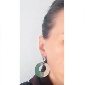 Boucles d'oreilles longues en bois vert citron écologiques, faites à la main, bijoux de mode pour occasions spéciales au meilleur prix du marché - Product Image 3
