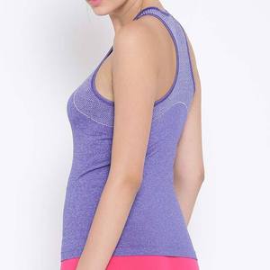 Camiseta sin mangas de punto morada para mujer, cuello redondo, transpirable, deportiva, sin mangas, longitud regular, color sólido, tela de poliéster y spandex - Product Image 3