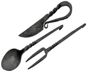 Ensemble de couverts médiévaux Viking faits à la main pour l'extérieur, couteau, cuillère, fourchette, avec étui en cuir – Idéal comme cadeau - Product Image 3