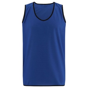 Babero deportivo personalizado para práctica de equipo de fútbol ligero de malla chaleco Pinnie individual para adultos, hombres, mujeres o uso juvenil - Product Image 1