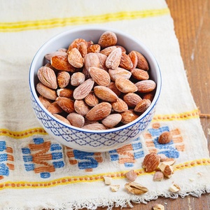Precio de Fábrica, Garantía de Alta Calidad, Almacenamiento en Frío, 100% Nueces de Almendra en Venta, Nueces de Almendra Austriacas de Primera Calidad para Venta al por Mayor - Product Image 1