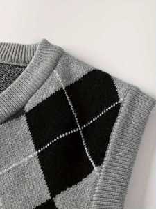 เสื้อกั๊กถักลายอาร์ไกล์บล็อกสีสำหรับผู้ชาย คอวี แขนกุด สไตล์เรโทรพรีปปี้ เสื้อถักกอล์ฟ ขายส่งแบบ OEM - Product Image 4