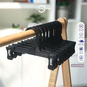 ชุด 10 ชิ้น ไม้แขวนเสื้อพลาสติกขนาด 8 นิ้ว พร้อมคลิปหนีบ แผ่นยางกันลื่น รับผลิตแบบ OEM สำหรับจัดระเบียบเสื้อผ้าในตู้เสื้อผ้า ผลิตด้วยวิธีฉีดขึ้นรูป - Product Image 3