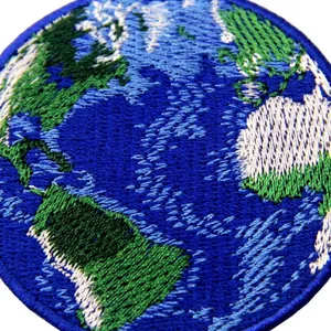 Patch brodé circulaire Terre, à coudre, en toile écologique, appliqué fait main, décoration personnalisée, cadeau - Product Image 2