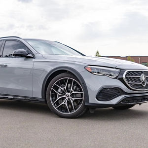 Obtenez le Mercedes-Benz E450 4Matic All-Terrain Wagon prêt à être expédié dans le monde entier - Product Image 1